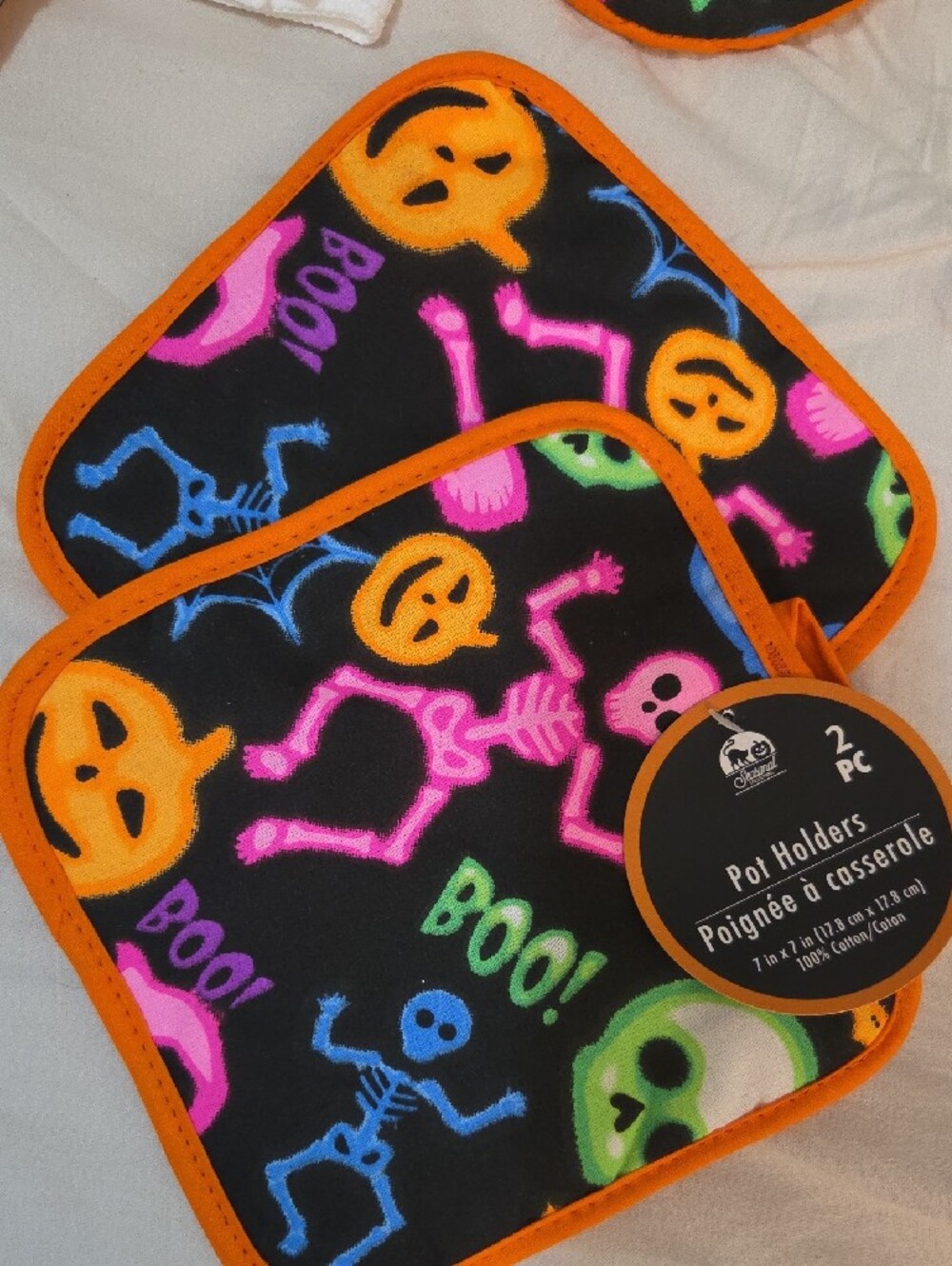 Halloween Kitchen Set 5 Pc NWT Oven Mitt Pot Holders Towels Black Neon - Picture 3 of 7
